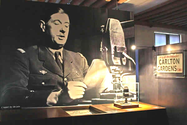Le Général De Gaulle le jour de l'Appel du 18 Juin 1940 131814 (Mindef SGA/DMPA )