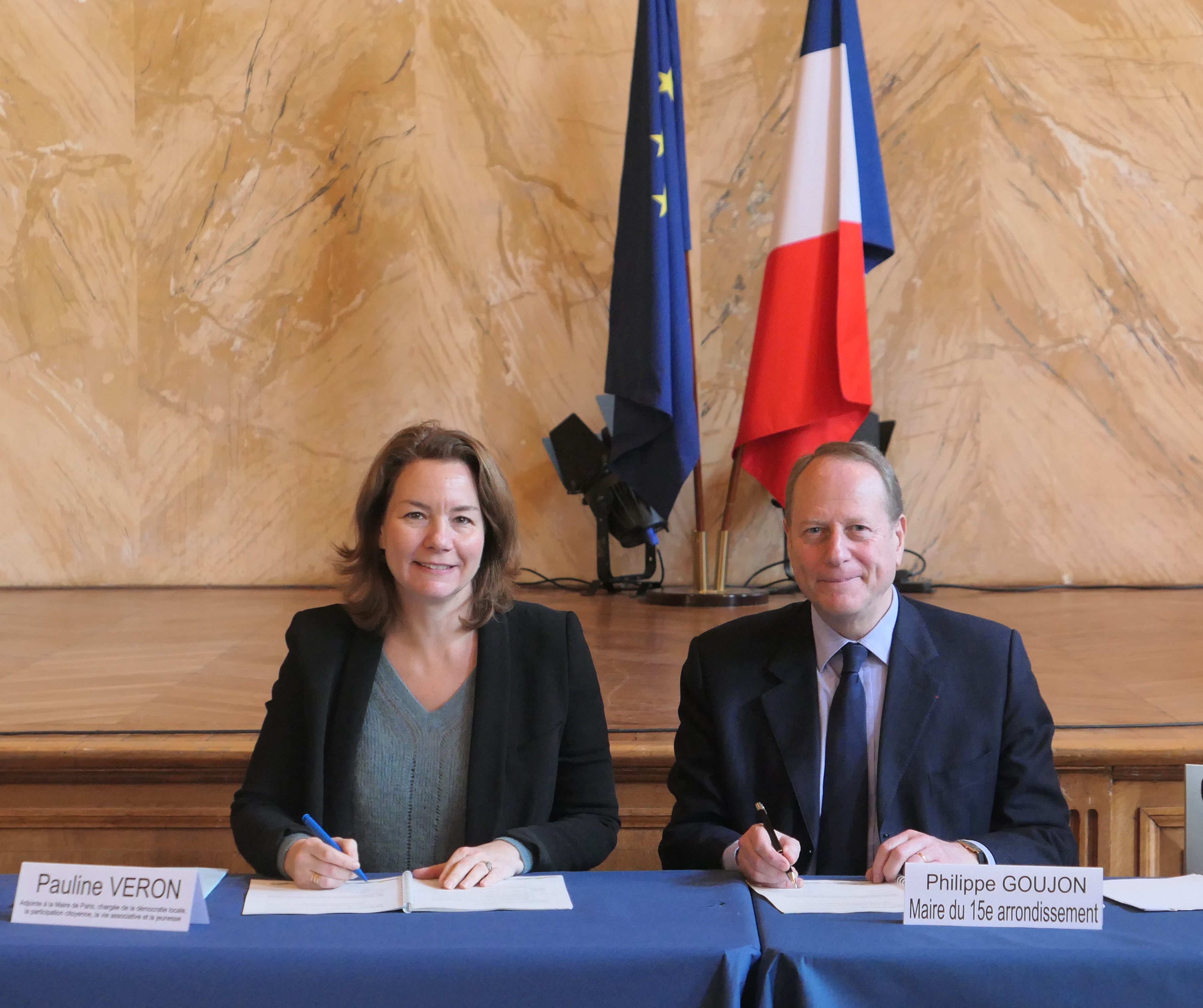 P1030989 retouchée.jpg (Mairie du 15e)