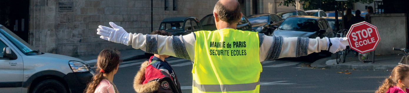 Paris recrute des surveillant.e.s pour les traversées piétonnes aux