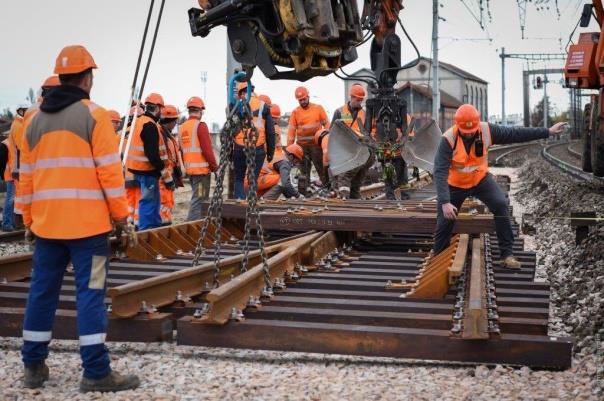 travaux-pont cardinet-aiguillage.jpg Renouvellement d’aiguillage