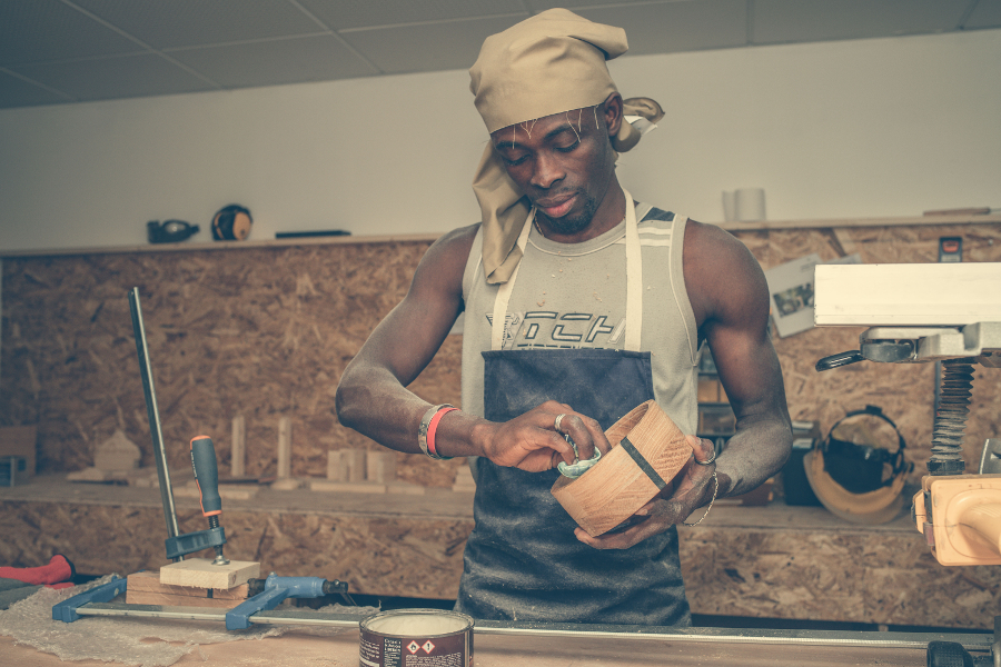 Sana à la Fabrique Nomade pour artisans réfugiés (®La Fabrique Nomade PhilArty)
