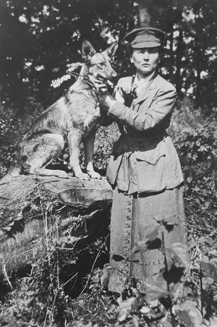 Nicole Mangin et son chien