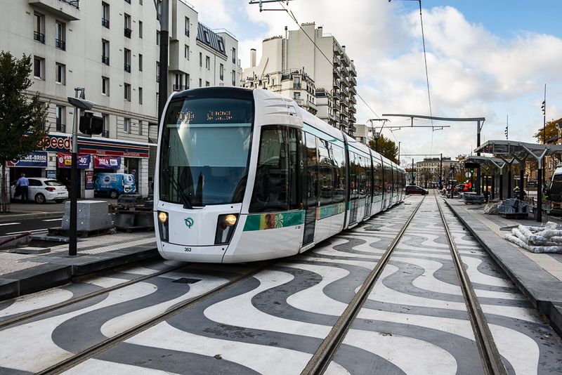 Le tramway métamorphose le nord de la capitale (© François Grunberg / Marie de Paris) Le tramway métamorphose le nord de la capitale