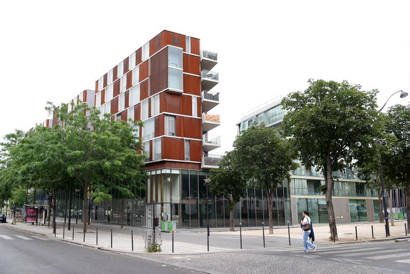 Binet logements porte de montmartre.jpg (DU @Jacques Leroy)