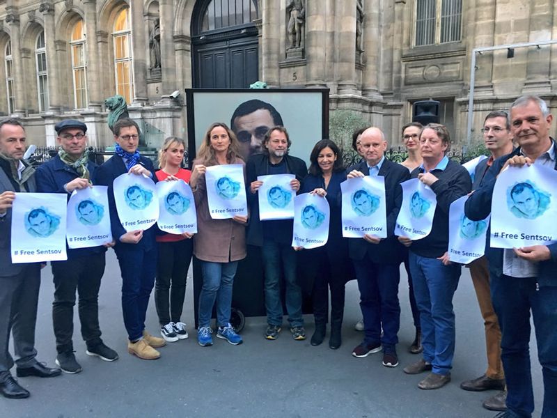 Soutien à Oleg Sentsov (Mairie de Paris) Soutien à Oleg Sentsov