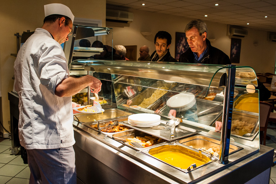Restaurant solidaire 20e (Emilie Chaix / Ville de Paris)