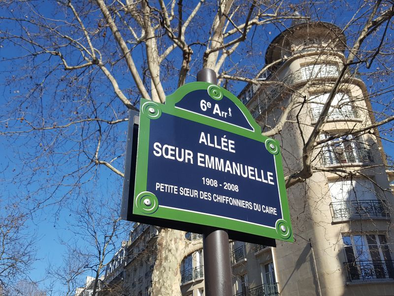 Plaque Allée Soeur Emmanuelle (DR)