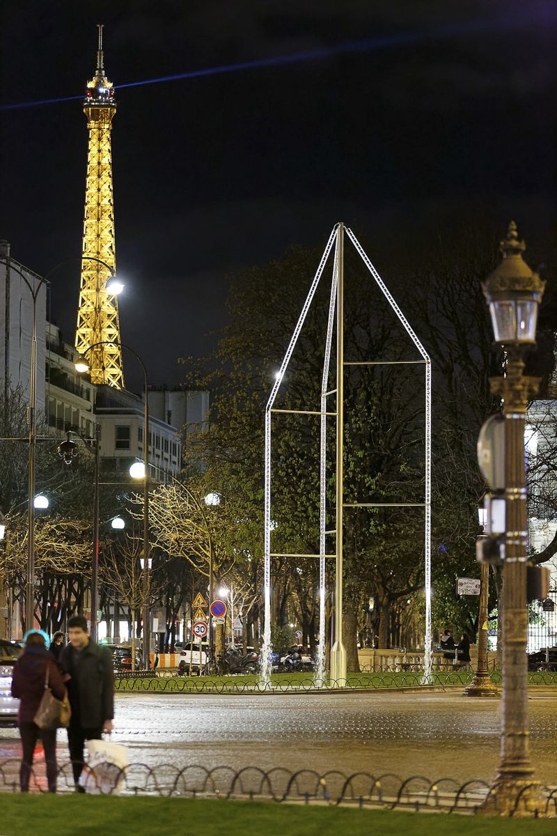 Fontaines Bouroullec rond-point des Champs Elysées (Henri Garat / Ville de Paris)