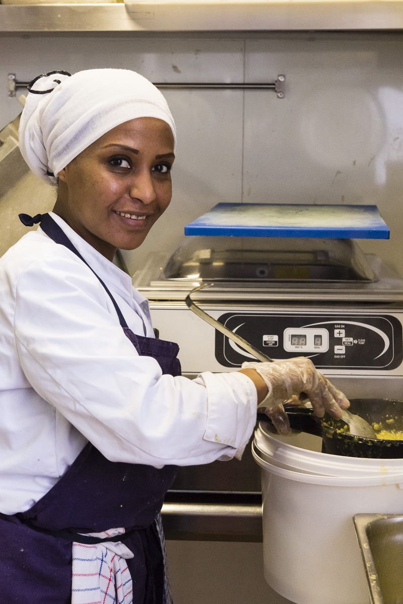 Hayat cuisinière à l'Oratoire (Emilie Chaix/Ville de Paris) Hayat cuisinière à l'Oratoire