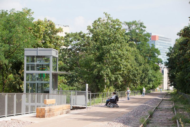 accessibilité handicapé fauteuil roulant (Jean-Baptiste Gurliat / Ville de Paris)