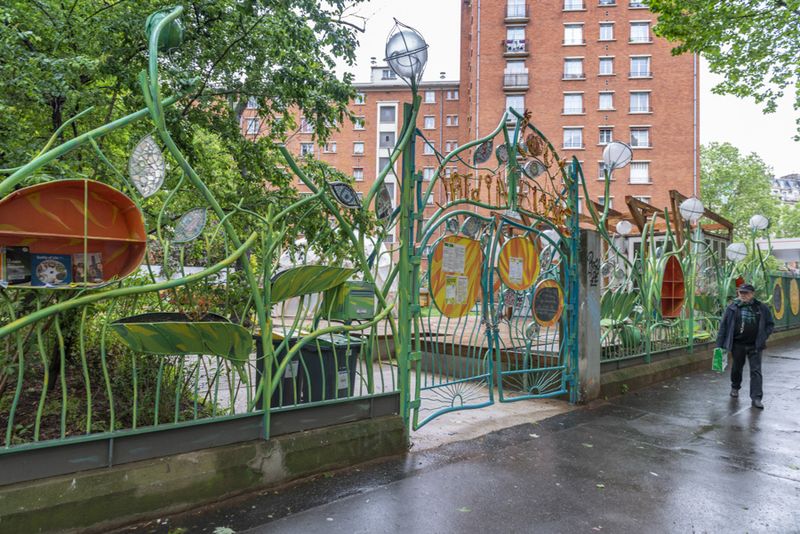Photo N° 11 : Le jardin partagé rue Louis Blanc (10e). (François Grunberg / Ville de Paris)