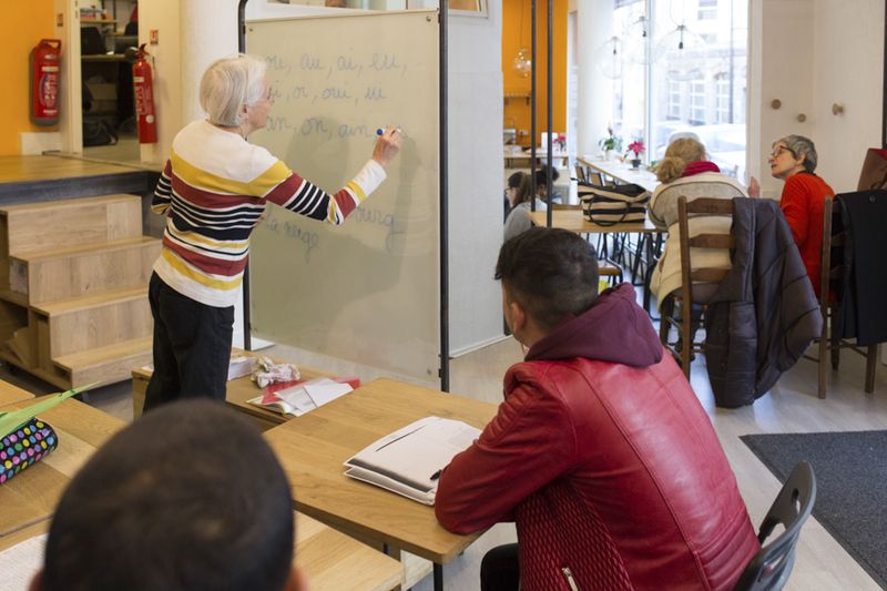 Photo N° 25 : Cours de français. (Sophie Robichon / Ville de Paris)