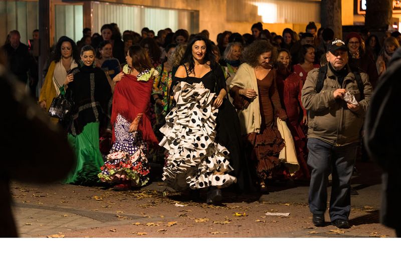 Nuit Blanche . Artistes promeneurs (© © Pilar Albarracín, « Que me quiten lo bailao. Pilar Albarracín ». Tabacalera 2018-2019. Fotografía : Galerna Foto © Ministerio de Cultura y Deporte)